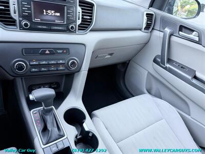 2017 Kia Sportage LX   - Photo 18 - Reseda, CA 91335