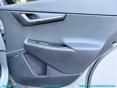 2022 Kia EV6 Wind   - Photo 37 - Reseda, CA 91335