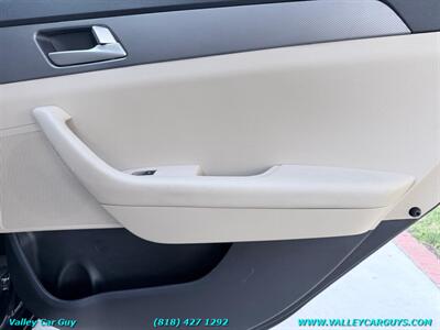 2015 Hyundai SONATA SE   - Photo 26 - Reseda, CA 91335