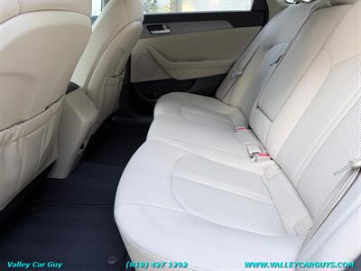 2015 Hyundai SONATA SE   - Photo 20 - Reseda, CA 91335