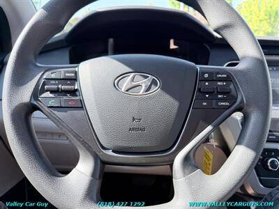 2016 Hyundai SONATA SE - Photo 11 - Reseda, CA 91335