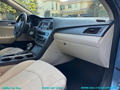 2015 Hyundai SONATA SE   - Photo 10 - Reseda, CA 91335