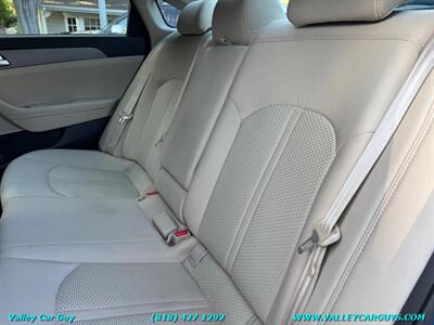 2015 Hyundai SONATA SE   - Photo 20 - Reseda, CA 91335