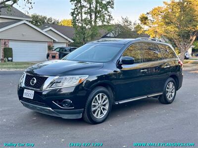 2015 Nissan Pathfinder SV   - Photo 1 - Reseda, CA 91335