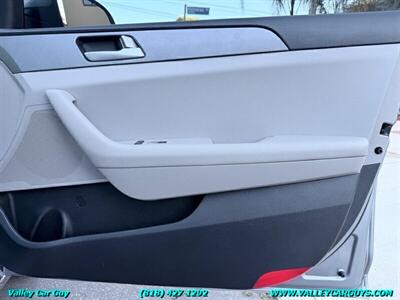 2016 Hyundai SONATA SE   - Photo 26 - Reseda, CA 91335