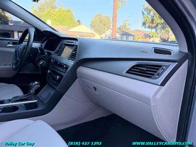 2016 Hyundai SONATA SE   - Photo 9 - Reseda, CA 91335