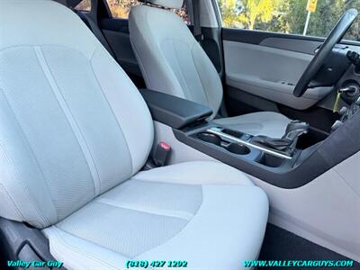 2016 Hyundai SONATA SE   - Photo 11 - Reseda, CA 91335
