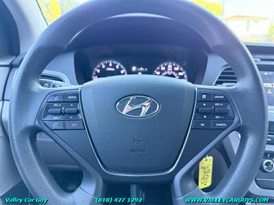 2016 Hyundai SONATA SE   - Photo 15 - Reseda, CA 91335