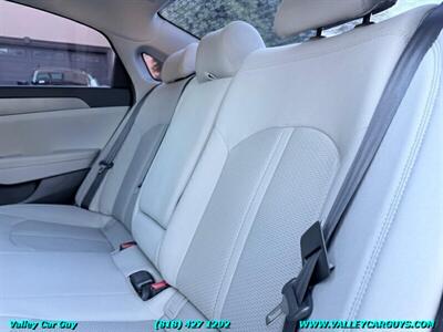 2016 Hyundai SONATA SE   - Photo 21 - Reseda, CA 91335