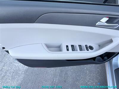 2016 Hyundai SONATA SE - Photo 24 - Reseda, CA 91335
