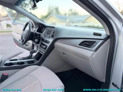 2015 Hyundai SONATA SE   - Photo 8 - Reseda, CA 91335