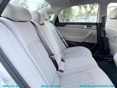 2015 Hyundai SONATA SE   - Photo 16 - Reseda, CA 91335