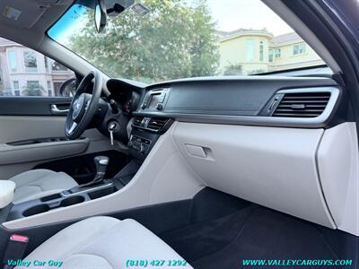 2016 Kia Optima LX   - Photo 9 - Reseda, CA 91335