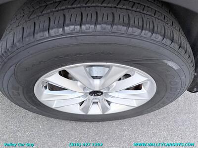 2019 Kia Sorento L   - Photo 33 - Reseda, CA 91335