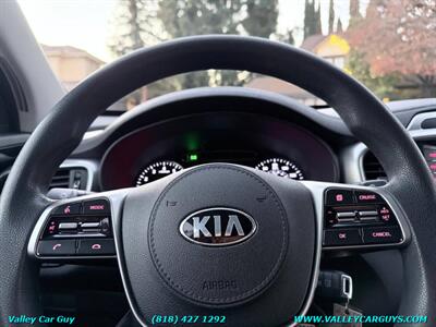2019 Kia Sorento L   - Photo 17 - Reseda, CA 91335