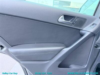 2012 Volkswagen Tiguan S   - Photo 22 - Reseda, CA 91335