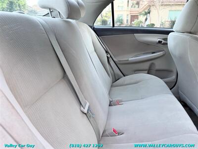 2013 Toyota Corolla LE   - Photo 20 - Reseda, CA 91335