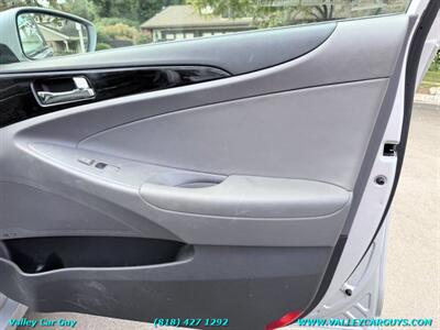 2013 Hyundai SONATA Limited - Photo 28 - Reseda, CA 91335