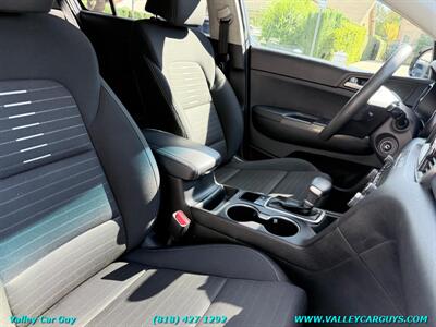 2018 Kia Sportage LX - Photo 11 - Reseda, CA 91335