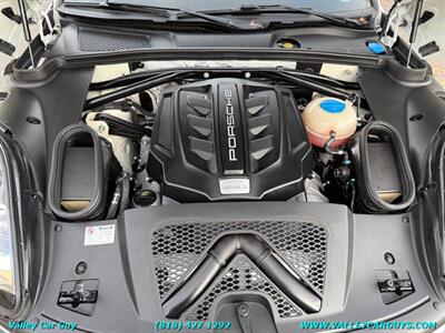 2017 Porsche Macan S   - Photo 41 - Reseda, CA 91335