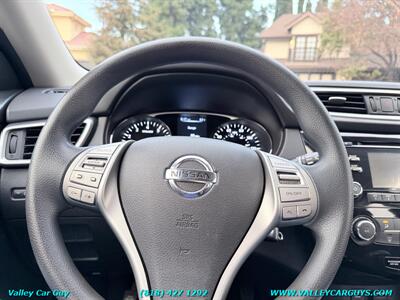 2016 Nissan Rogue S   - Photo 17 - Reseda, CA 91335