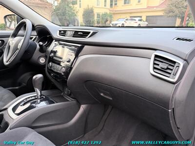 2016 Nissan Rogue S   - Photo 9 - Reseda, CA 91335