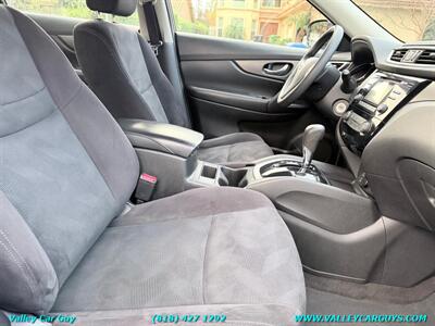 2016 Nissan Rogue S   - Photo 11 - Reseda, CA 91335