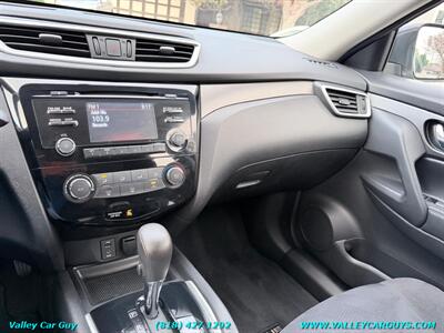 2016 Nissan Rogue S   - Photo 19 - Reseda, CA 91335