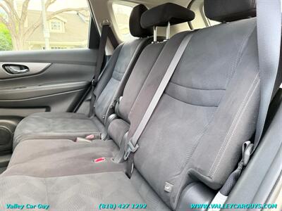 2016 Nissan Rogue S   - Photo 24 - Reseda, CA 91335