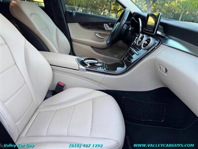 2015 Mercedes-Benz C 300 4MATIC - Photo 11 - Reseda, CA 91335