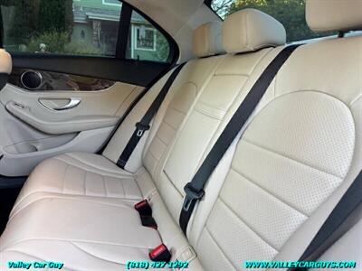 2015 Mercedes-Benz C 300 4MATIC   - Photo 18 - Reseda, CA 91335