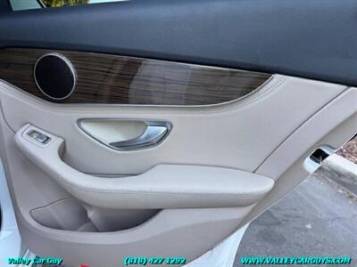 2015 Mercedes-Benz C 300 4MATIC   - Photo 22 - Reseda, CA 91335