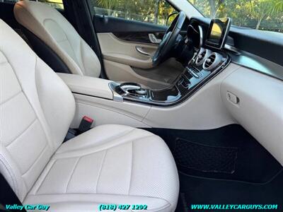 2015 Mercedes-Benz C 300 4MATIC - Photo 11 - Reseda, CA 91335