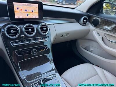2015 Mercedes-Benz C 300 4MATIC - Photo 17 - Reseda, CA 91335