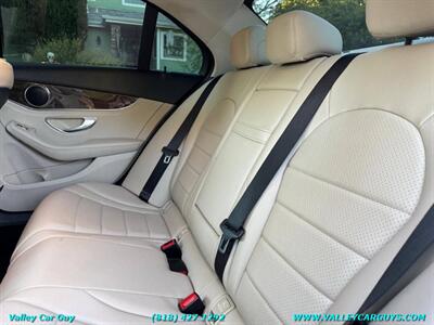 2015 Mercedes-Benz C 300 4MATIC - Photo 18 - Reseda, CA 91335