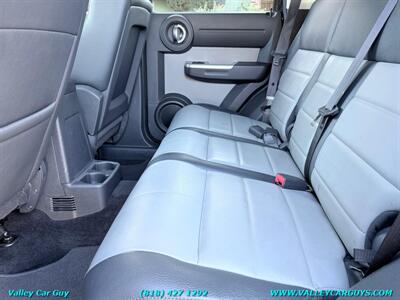 2010 Dodge Nitro SXT   - Photo 19 - Reseda, CA 91335