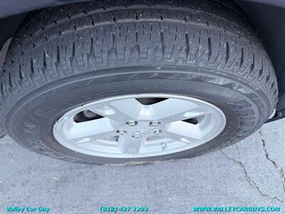 2010 Dodge Nitro SXT   - Photo 28 - Reseda, CA 91335