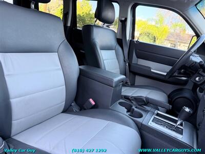 2010 Dodge Nitro SXT   - Photo 12 - Reseda, CA 91335