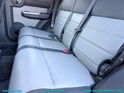 2010 Dodge Nitro SXT   - Photo 21 - Reseda, CA 91335