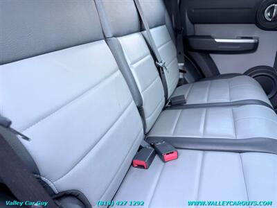2010 Dodge Nitro SXT   - Photo 22 - Reseda, CA 91335