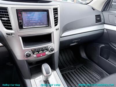 2011 Subaru Outback 2.5i Premium   - Photo 15 - Reseda, CA 91335