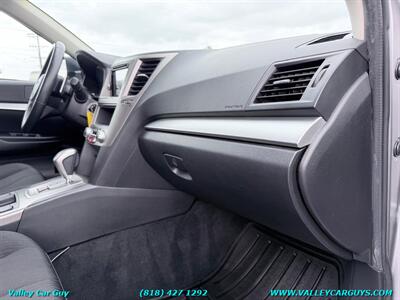 2011 Subaru Outback 2.5i Premium   - Photo 8 - Reseda, CA 91335