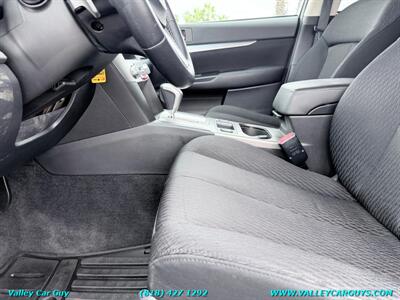 2011 Subaru Outback 2.5i Premium   - Photo 11 - Reseda, CA 91335