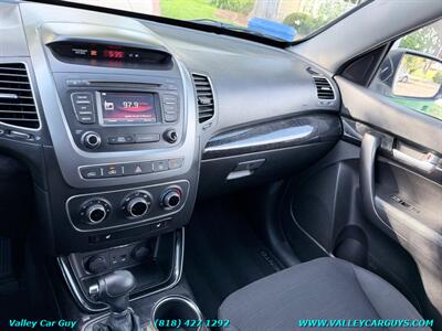 2015 Kia Sorento LX - Photo 15 - Reseda, CA 91335