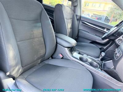2015 Kia Sorento LX - Photo 10 - Reseda, CA 91335