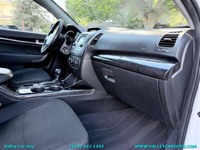 2015 Kia Sorento LX - Photo 9 - Reseda, CA 91335
