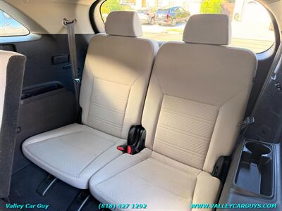 2018 Kia Sorento LX - Photo 17 - Reseda, CA 91335