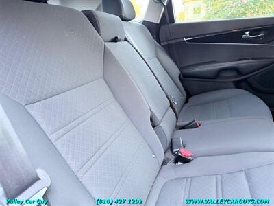 2017 Kia Sorento LX   - Photo 21 - Reseda, CA 91335