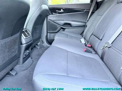 2017 Kia Sorento LX   - Photo 18 - Reseda, CA 91335