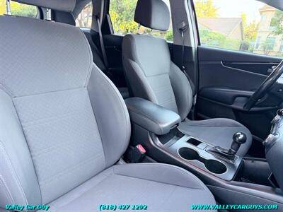 2017 Kia Sorento LX   - Photo 9 - Reseda, CA 91335